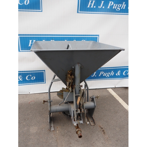 1759 - Massey Ferguson fertiliser spreader with PTO shaft. Type 781. Badged. S/n. 1844