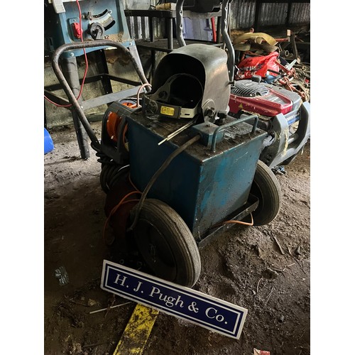 Lot 30        