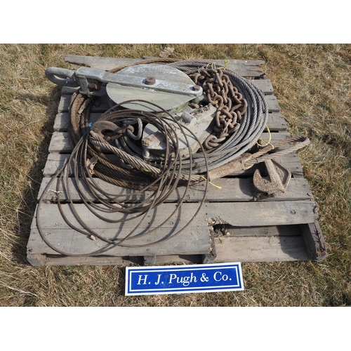 136 - Wire rope and pulleys