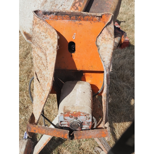 139 - Electric cement mixer. 230V