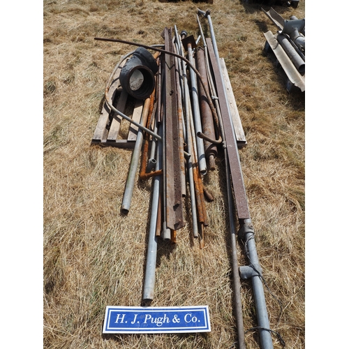 105 - Pallet of steel tubes and other steel