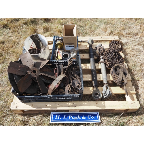 113 - Top link and tractor spares