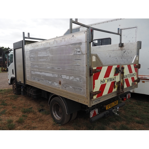 3013 - Isuzu Grafter with high side back, 2999cc. MOT until 17.05.27. Reg. SF65 ZHD. V5 and key in office