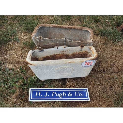 762 - Wall mounted drink troughs - 2