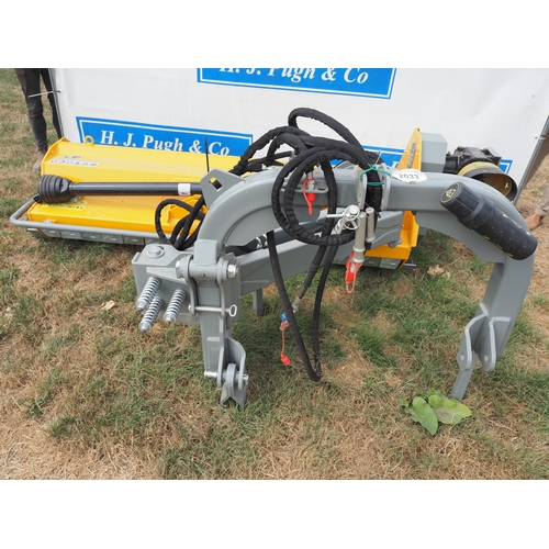 Lot 2033      