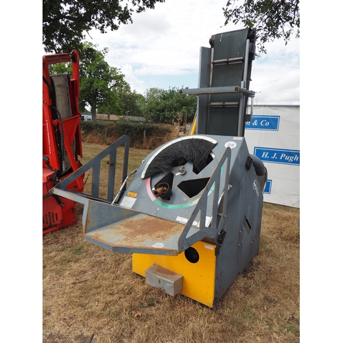 Lot 2038      