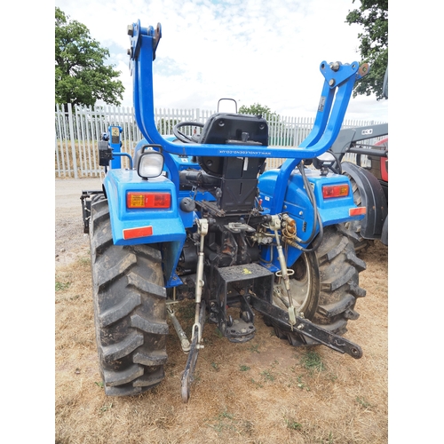 2060 - Land Legend DF404 4x4 tractor, 2016. C/w front end loader and 4 in 1 bucket. Vendor states 340 hours... 