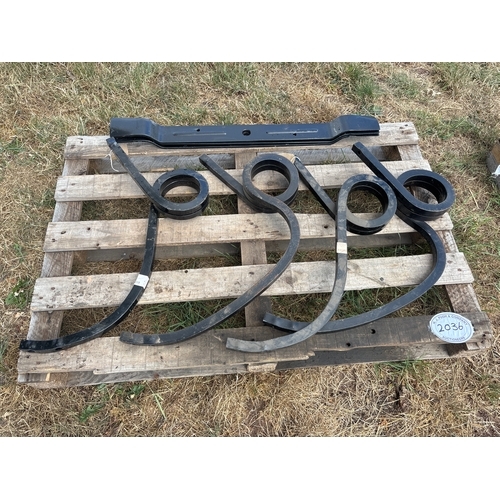 Lot 2036      