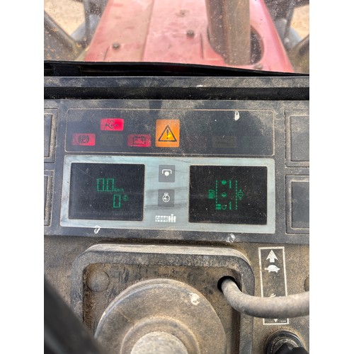 2062 - Case International 895 4wd tractor. C/w Quicke 4300 loader. Driven to sale site. New clutch, brake s... 