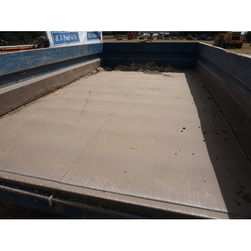 39 - Fleming TR6 tip trailer