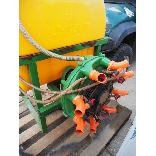 6 - Urgent 200P compact orchard sprayer