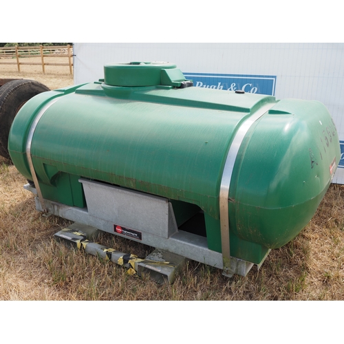 54 - Water bowser on galvanised skid