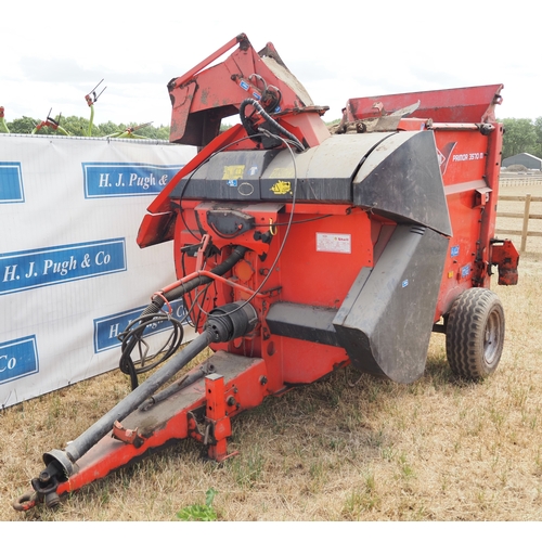 62 - Kuhn Primor 3570M straw chopper, electric control