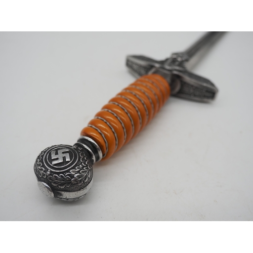 58 - WW2 German Luftwaffe 2nd Pattern Officer's Dress Dagger. With orange celluloid wire wrapped grip. Wi... 