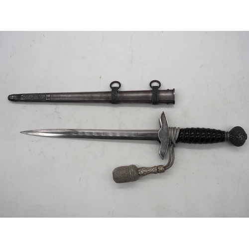 60 - WW2 German Luftwaffe Second Pattern Dress Dagger. Black celluloid grip with wire binding complete wi... 