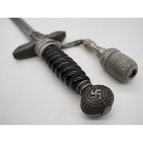 60 - WW2 German Luftwaffe Second Pattern Dress Dagger. Black celluloid grip with wire binding complete wi... 