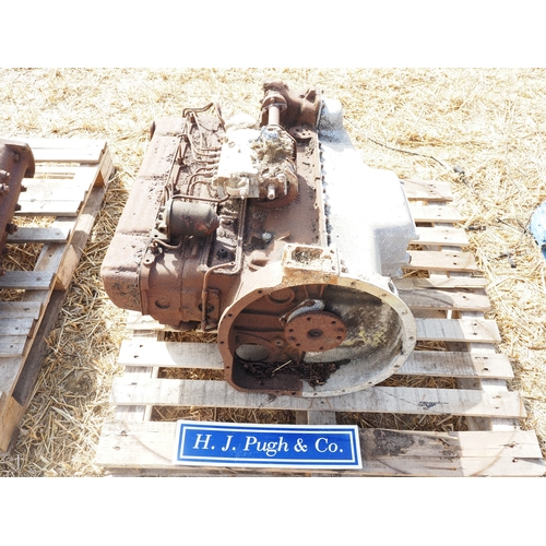 11 - Ford 6 cylinder engine