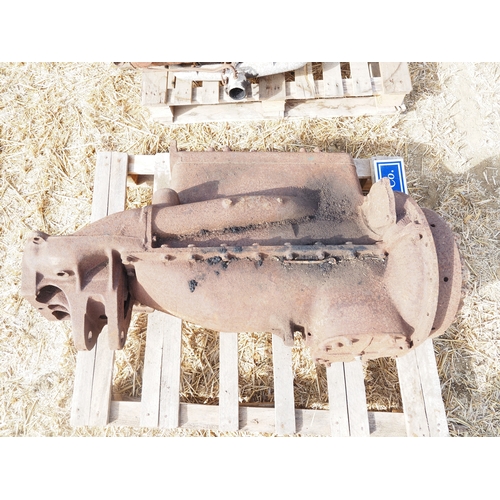 12 - Fordson standard engine