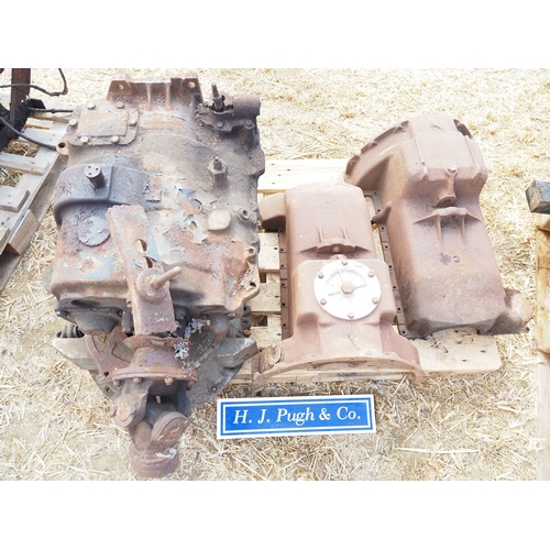 15 - Ford gearbox, housing and Enfo sumps
