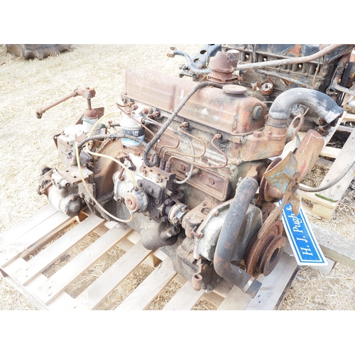 18 - Ford 4 cylinder engine and double drive gearbox