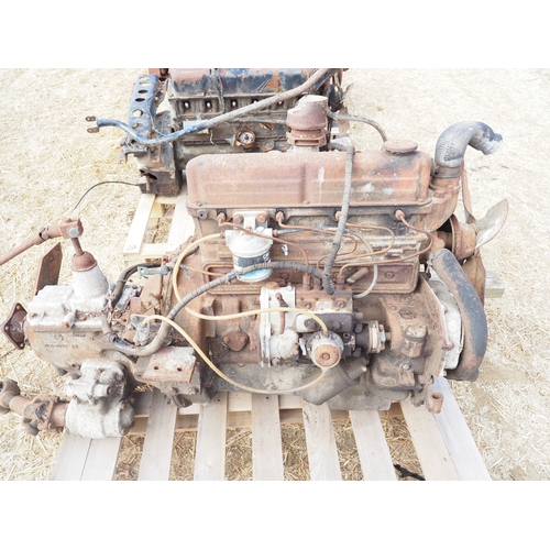 18 - Ford 4 cylinder engine and double drive gearbox