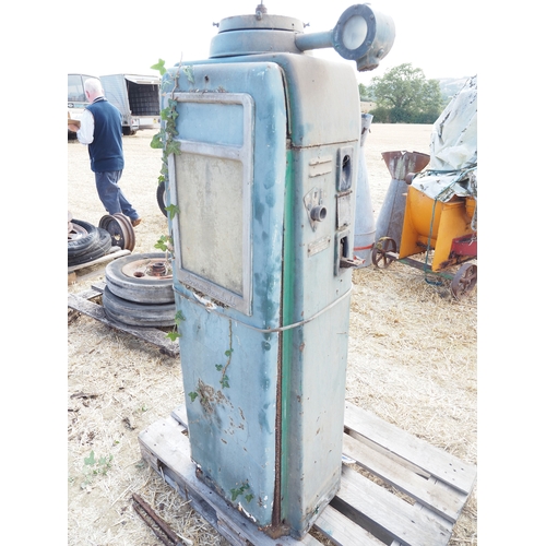 22 - Avery Hardroll forecourt petrol pump. S/n 315559