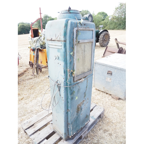 22 - Avery Hardroll forecourt petrol pump. S/n 315559