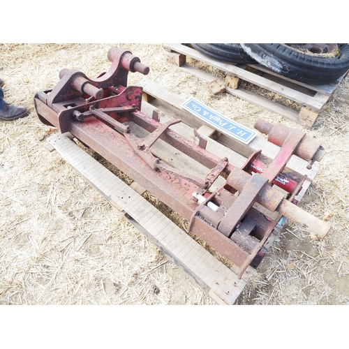 25 - Loader headstock