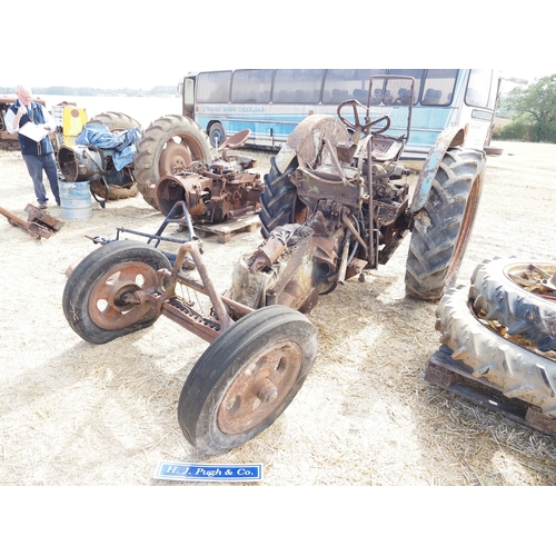 33 - Fordson E27N tractor parts