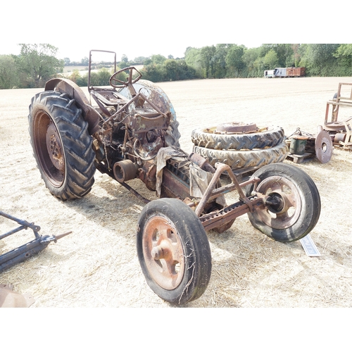 33 - Fordson E27N tractor parts
