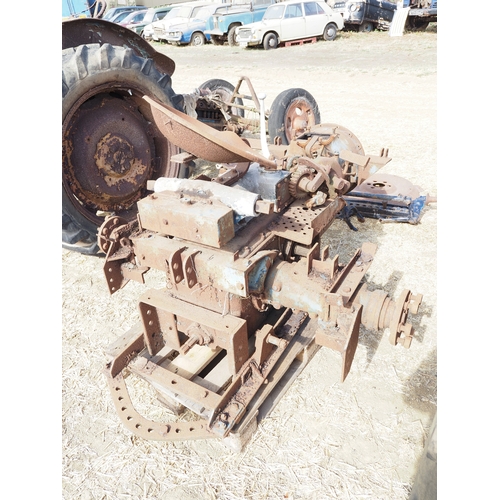 34 - Fordson E27N tractor parts