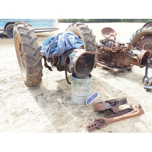 35 - Fordson Major New Performance tractor backend
