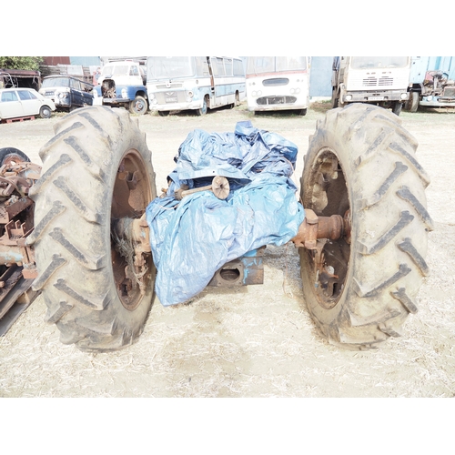 35 - Fordson Major New Performance tractor backend