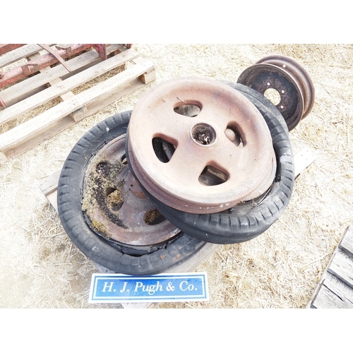 24 - Fordson front wheels