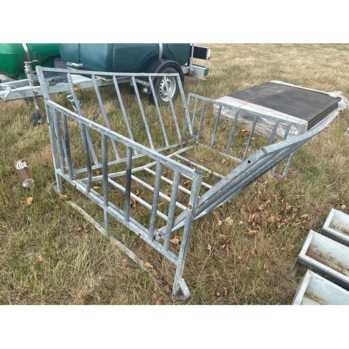 52 - Round bale feeder 5ft