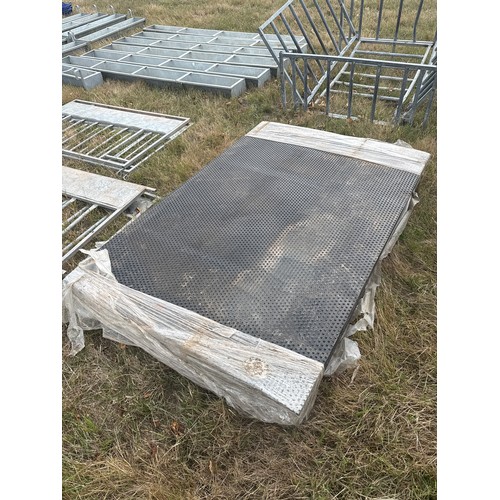 51 - Rubber matting 6x4ft -10