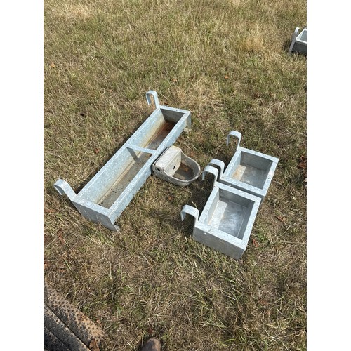 48 - Galvanised hook on feeders 1ft. Unused - 2, 3ft feeder -1 and cattle drinker