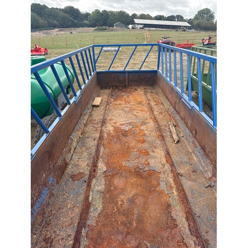 55 - Towable stock feeder trailer 20ft