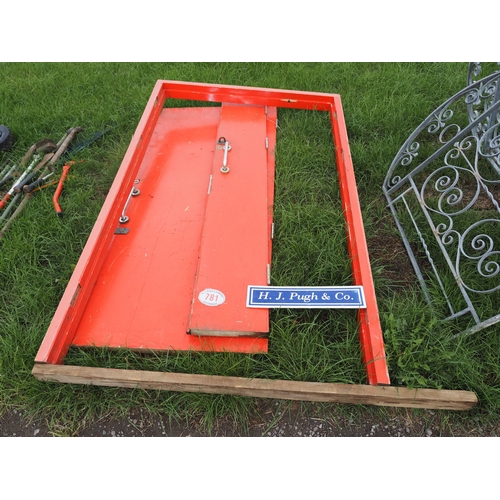 Lot 781       