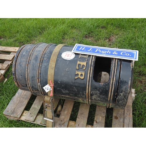 Lot 787       