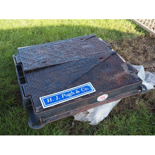 Lot 795       