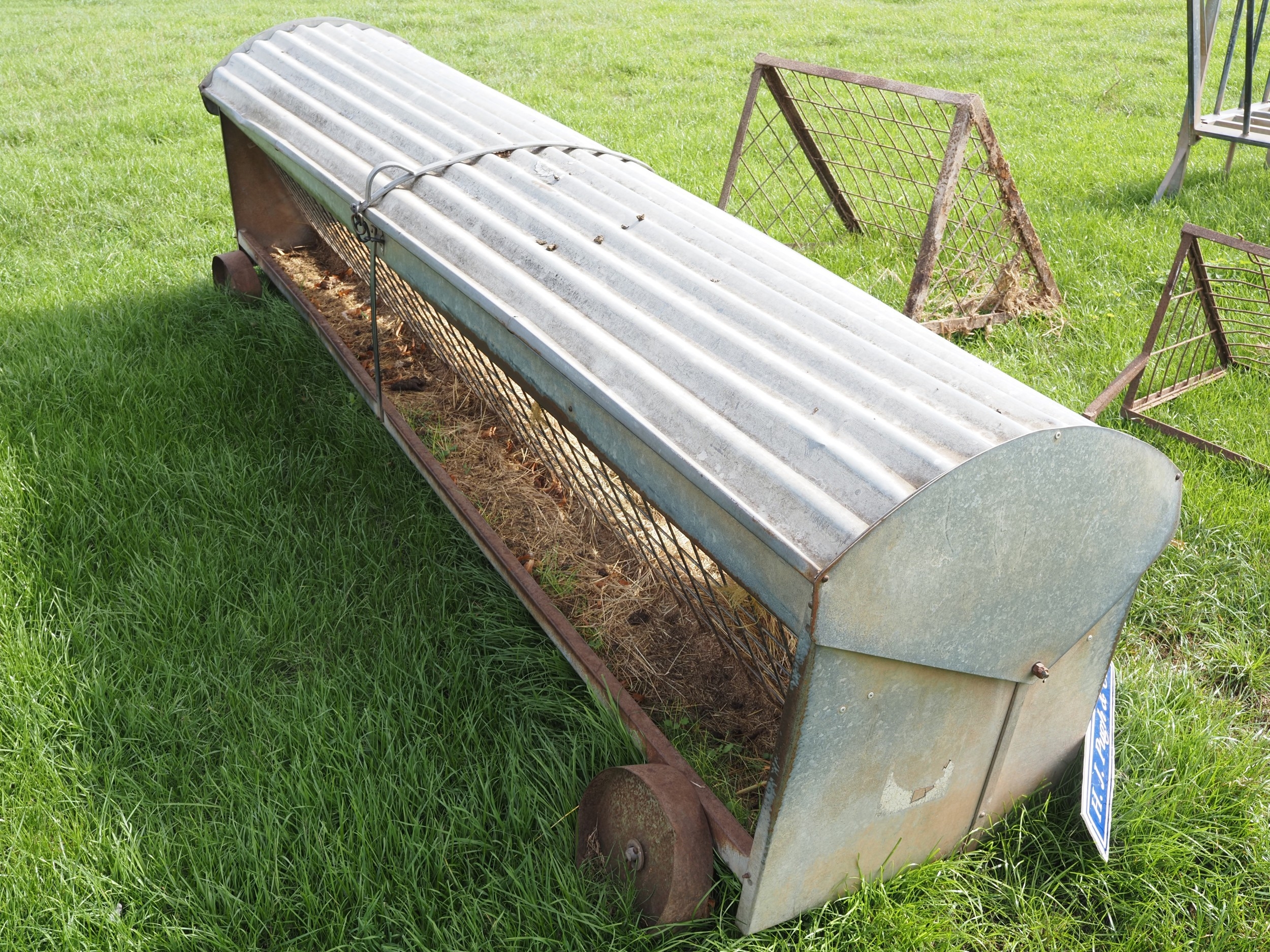 Sheep hay rack