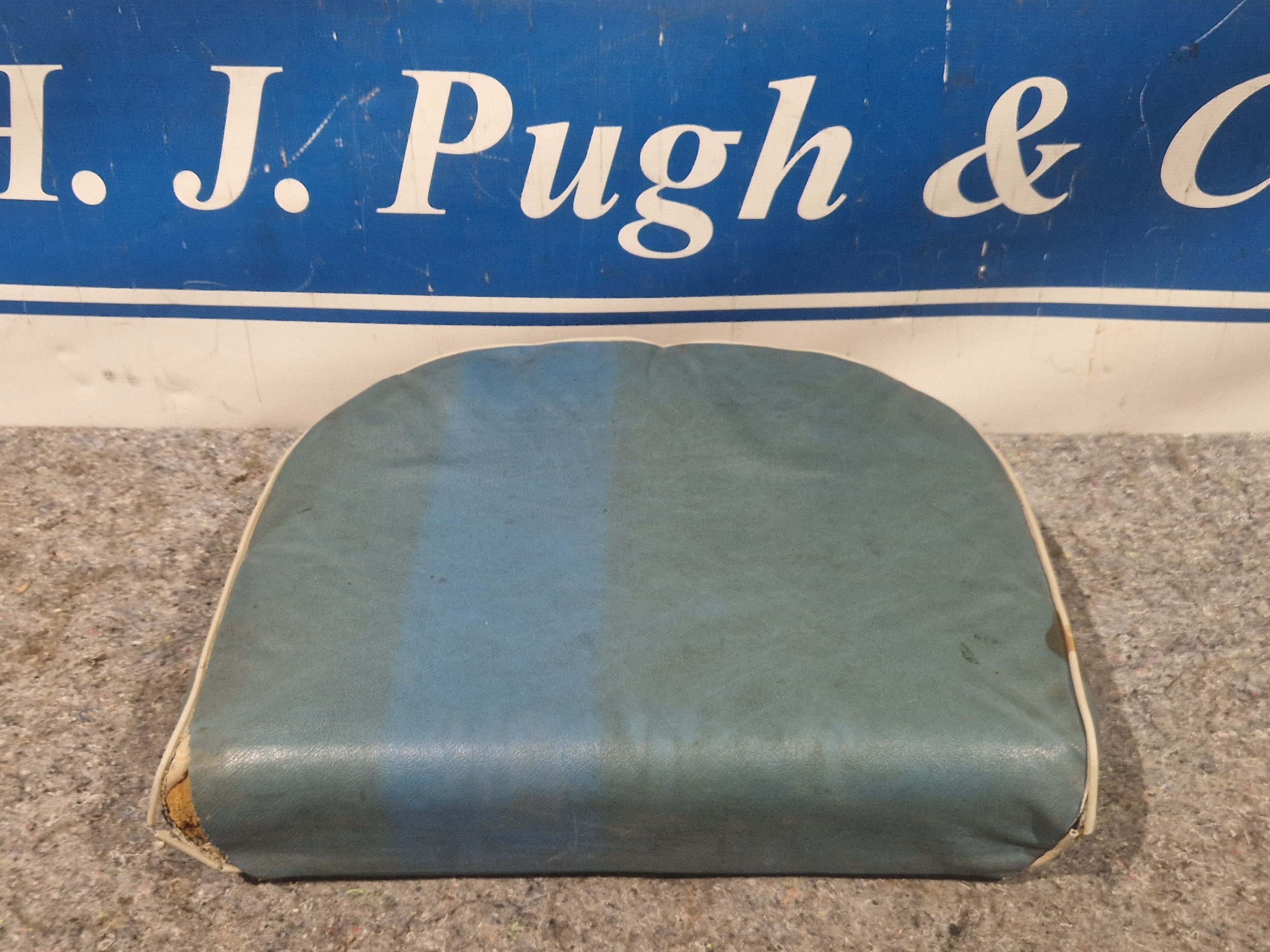 Super Major tractor cushion