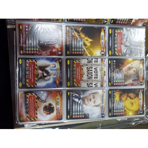 570 - Binder With Dr Who Battles In Time Cards