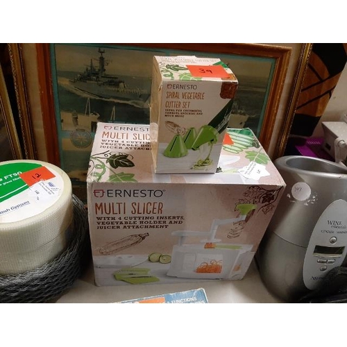 147 - Ernesto Multi Slicer With Ernesto Spiral Vegetable Cutter Set New