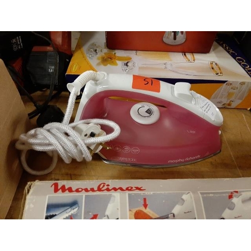 137 - Morphy Richards Steam Iron As New Working