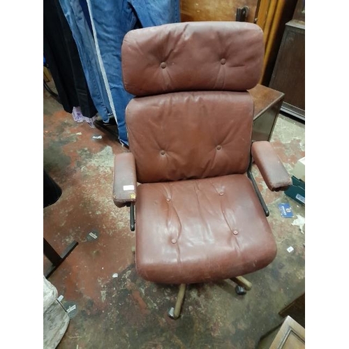 60 - 1970/80'S Retro Ply Back Burdundy Leatherette Office Chair