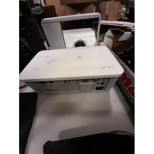 86 - Creston Connected Smart Projector Uf70W