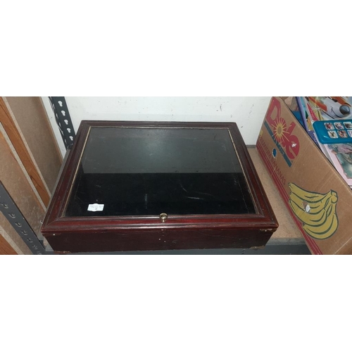 18 - Table Top Display Cabinet