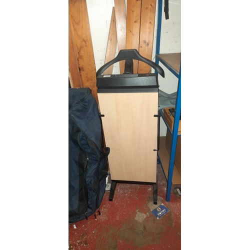 32 - Electric Trouser Press